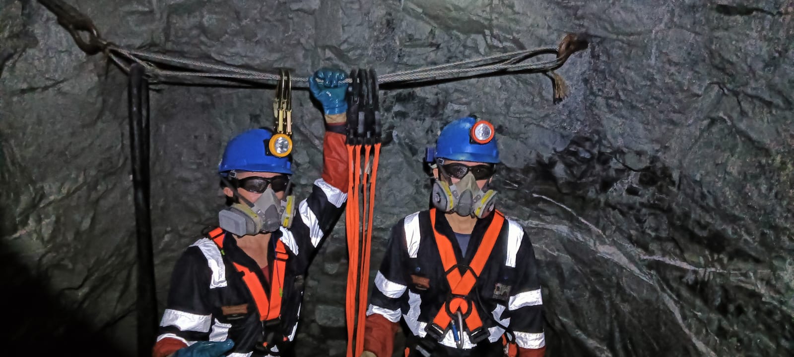 Operacion en interior de mina